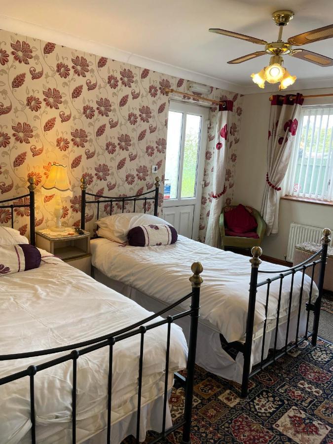Prince Of Wales Inn Rhymney 외부 사진