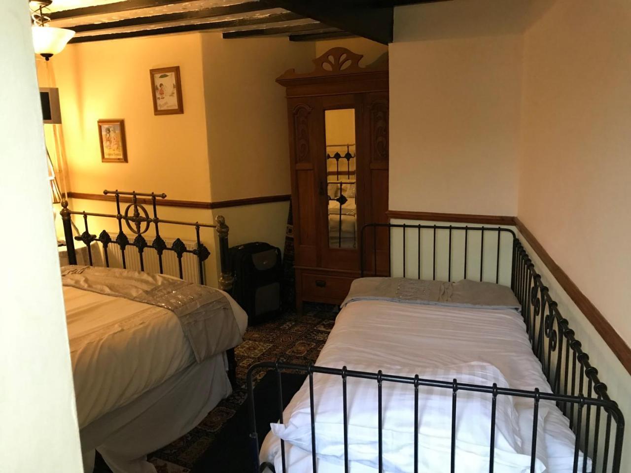Prince Of Wales Inn Rhymney 외부 사진