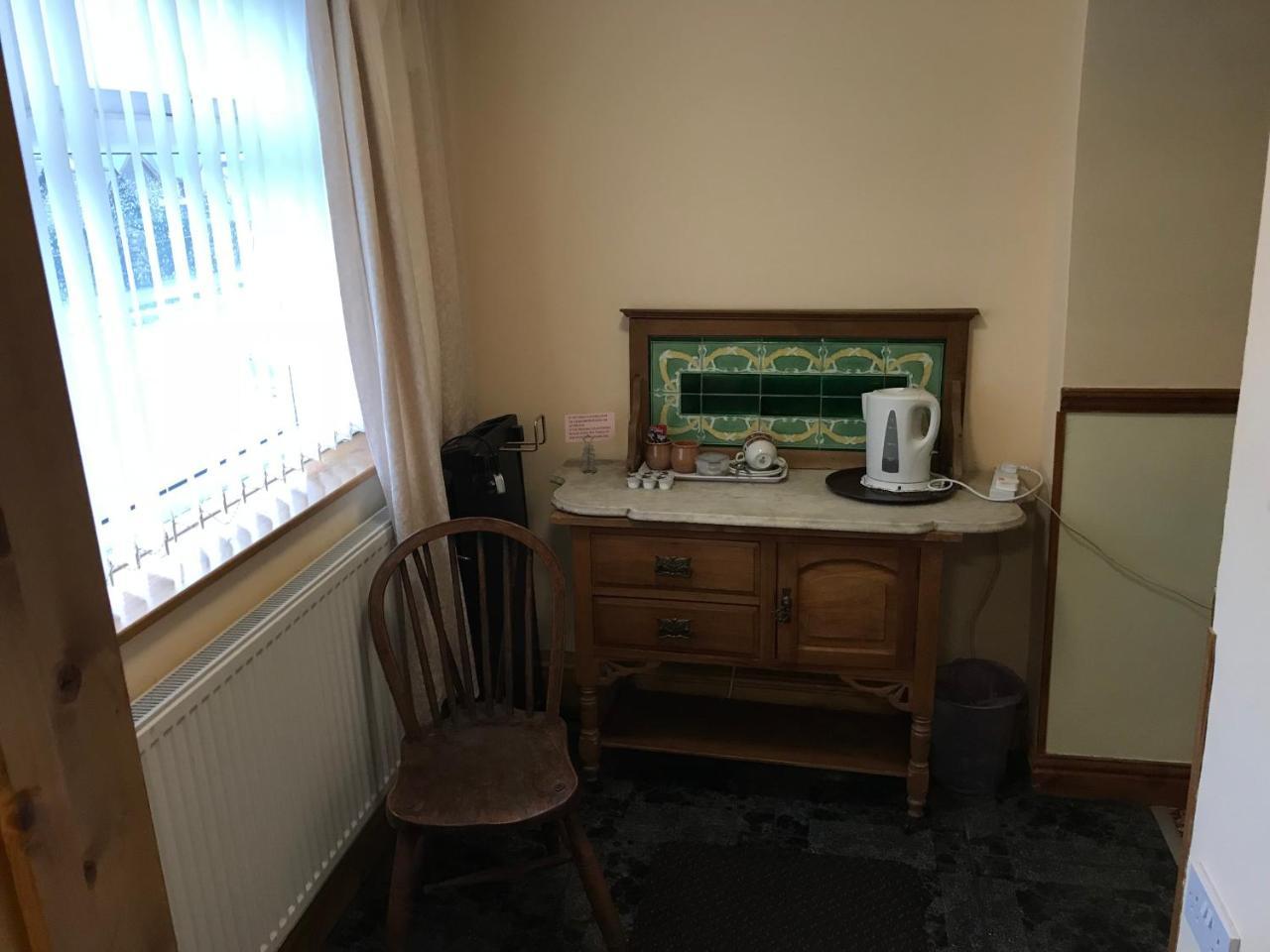 Prince Of Wales Inn Rhymney 외부 사진